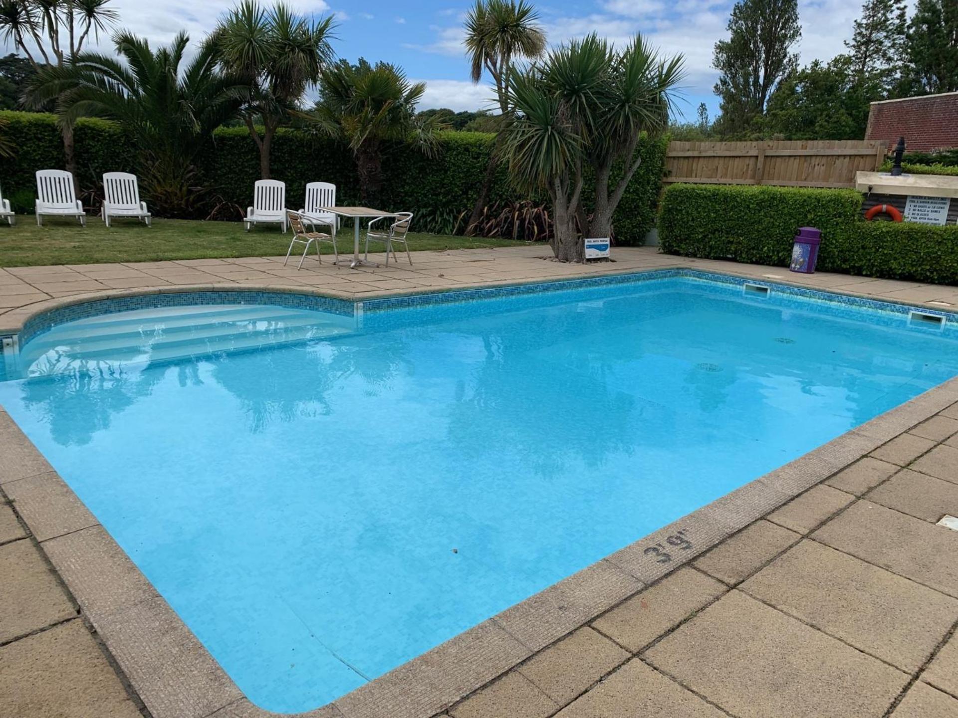 Goodrington Lodge Holiday Apartments ペイントン エクステリア 写真
